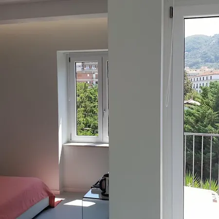 Younique Couette-café Sorrente
