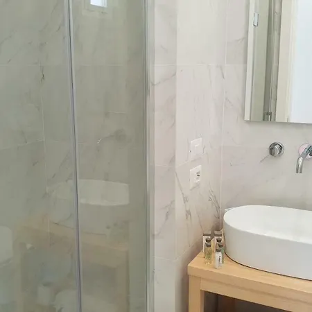 לינה וארוחת בוקר Younique סורנטו